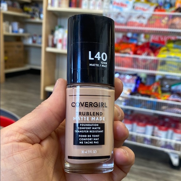 COVERGIRL TruBlend Matte Made Foundation L40 - Picture 1 of 1
